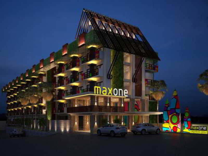 Maxonehotels At Bukit Jimbaran Buitenkant foto