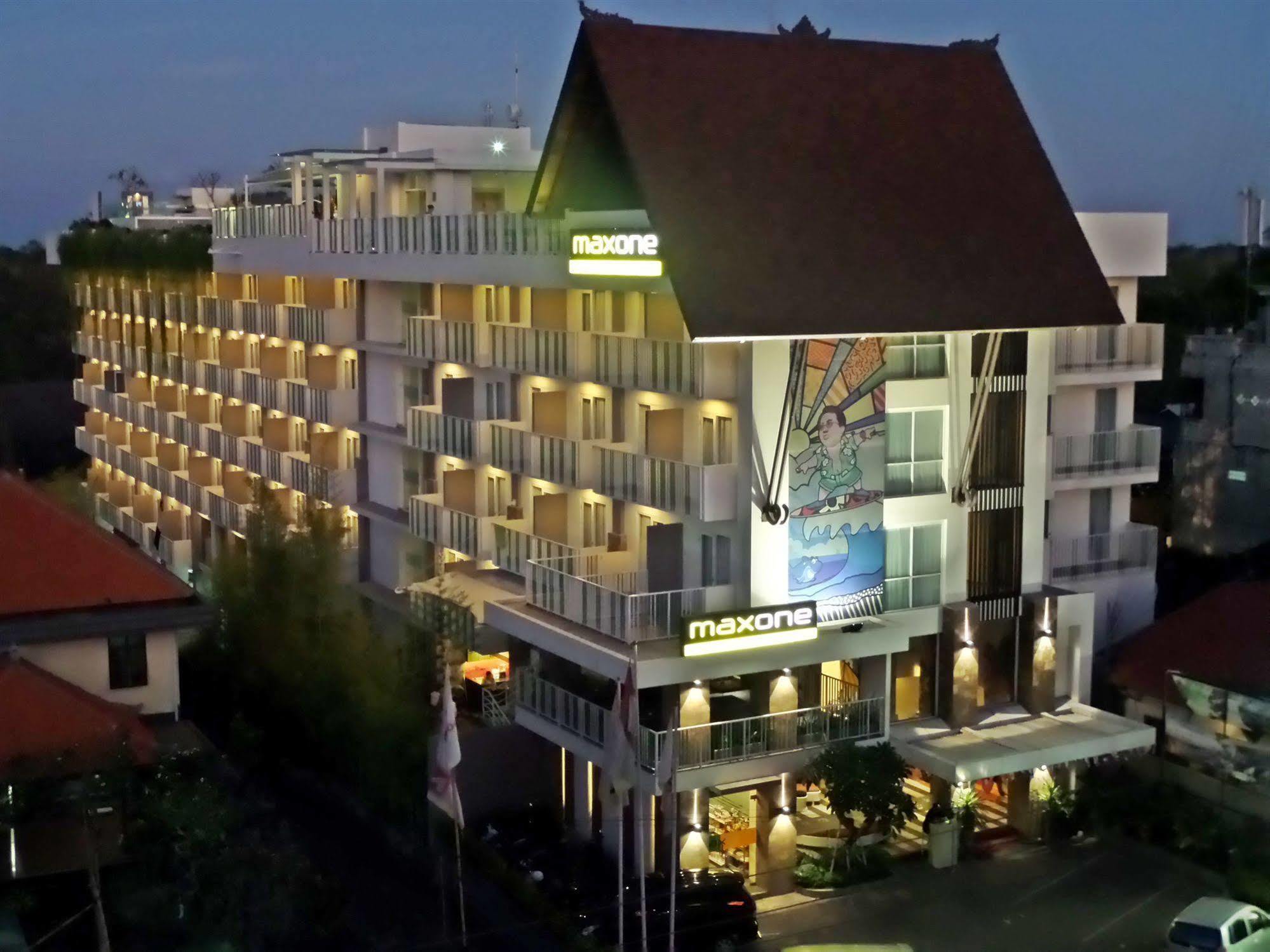 Maxonehotels At Bukit Jimbaran Buitenkant foto